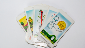 Read more about the article Tarotkarten deuten lernen: Die geheimnisvolle Sprache der Symbole entschlüsseln